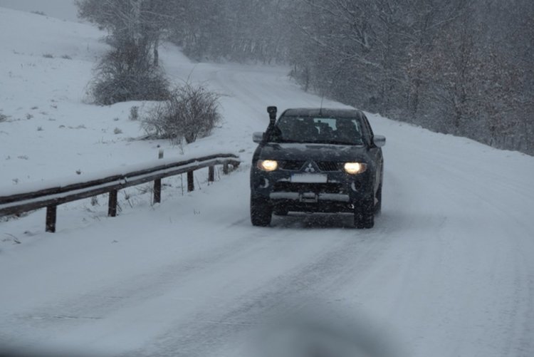 Пътят Кърджали – Ардино е заледен и опасен