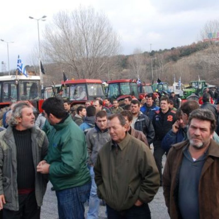 Превозвачи искат държавна намеса срещу гръцка блокада