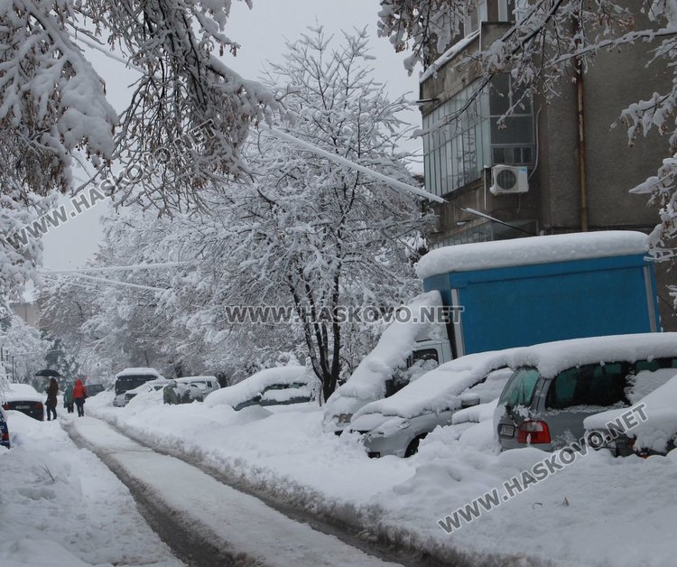Меричлери без ток, множество сигнали за закъсали коли в града