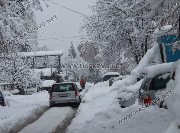 Меричлери без ток, множество сигнали за закъсали коли в града