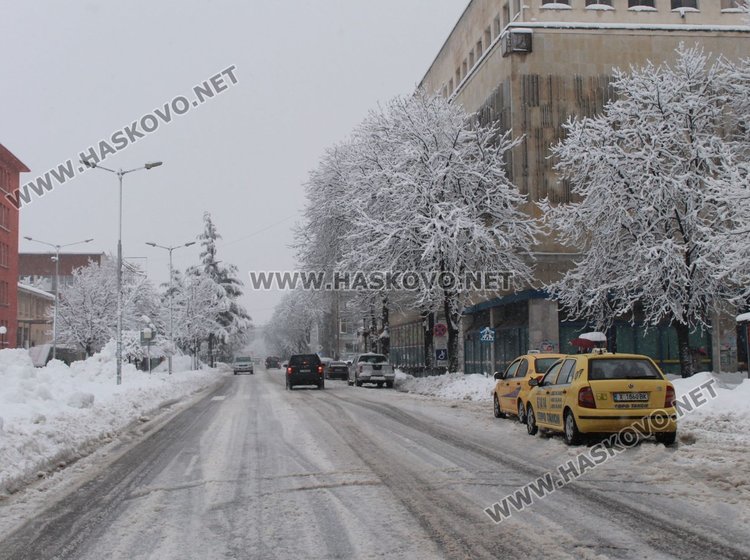 Общината: Чистят се второстепенните улици в Димитровград