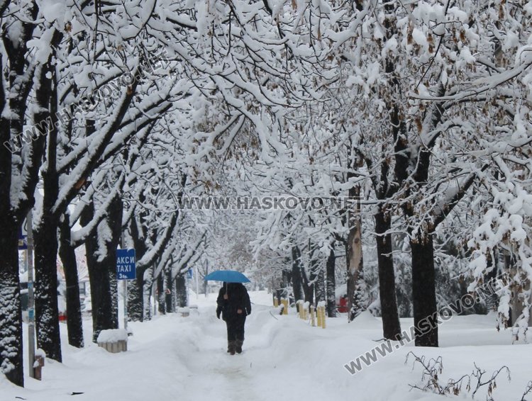 Меричлери без ток, множество сигнали за закъсали коли в града