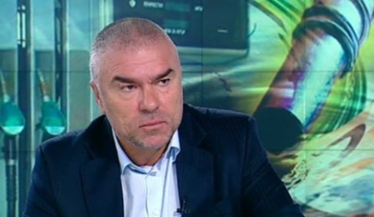 НАП, ГДБОП и ДАНС в бензиностанция на Марешки