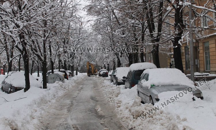 Меричлери без ток, множество сигнали за закъсали коли в града