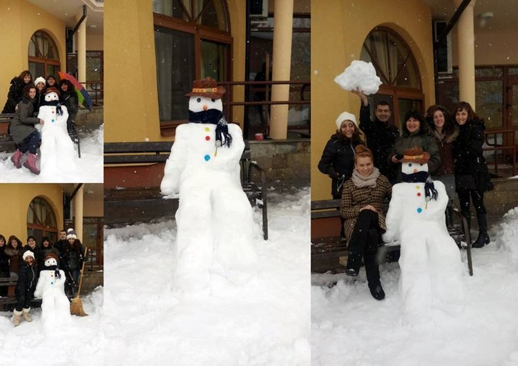 Десетки снежковци поздравяват хасковлии в международния си празник