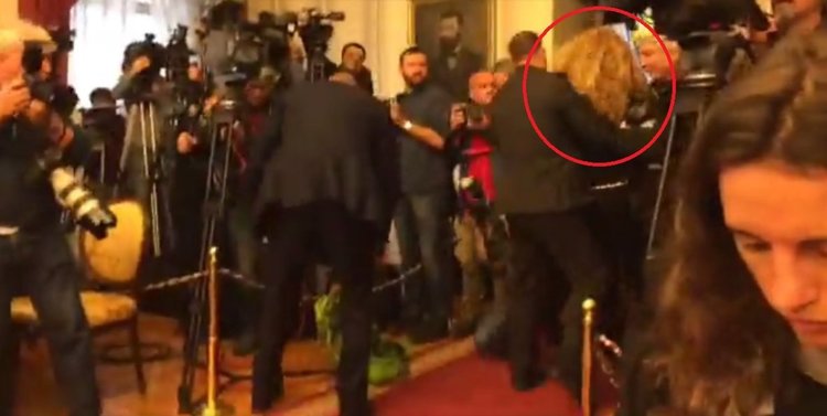 Охраната на президента изхвърли Илиана Беновска