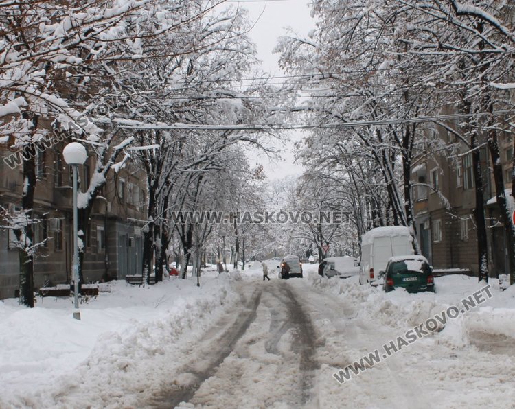 Меричлери без ток, множество сигнали за закъсали коли в града