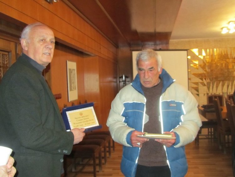 Кметът Мелемов поздрави една от емблемите на смолянския футбол,  Станко Динев, за  70 – годишния му юбилей