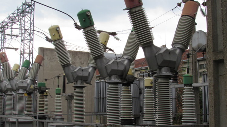 Властта проверява електроразпределителните дружества