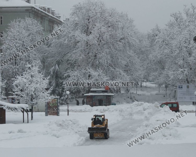 Общината: Чистят се второстепенните улици в Димитровград