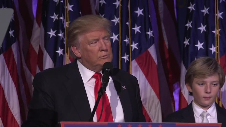 Омари, скариди, сладолед в първото меню на президента Тръмп