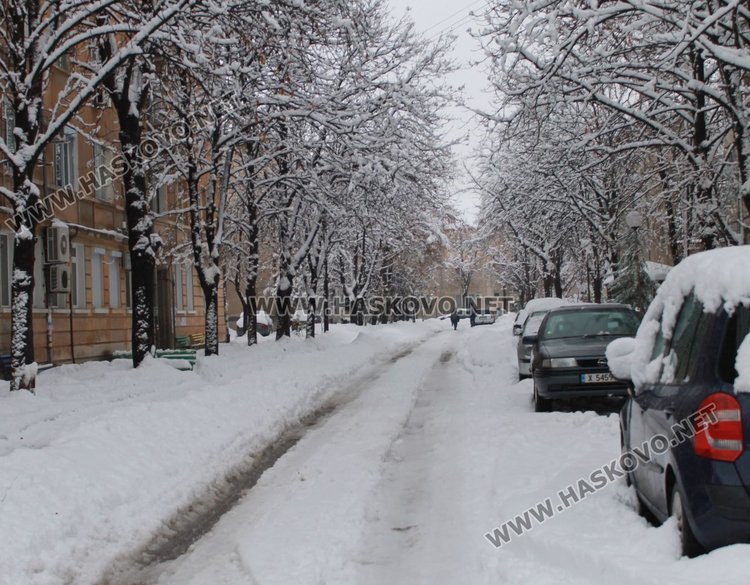 Общината: Чистят се второстепенните улици в Димитровград