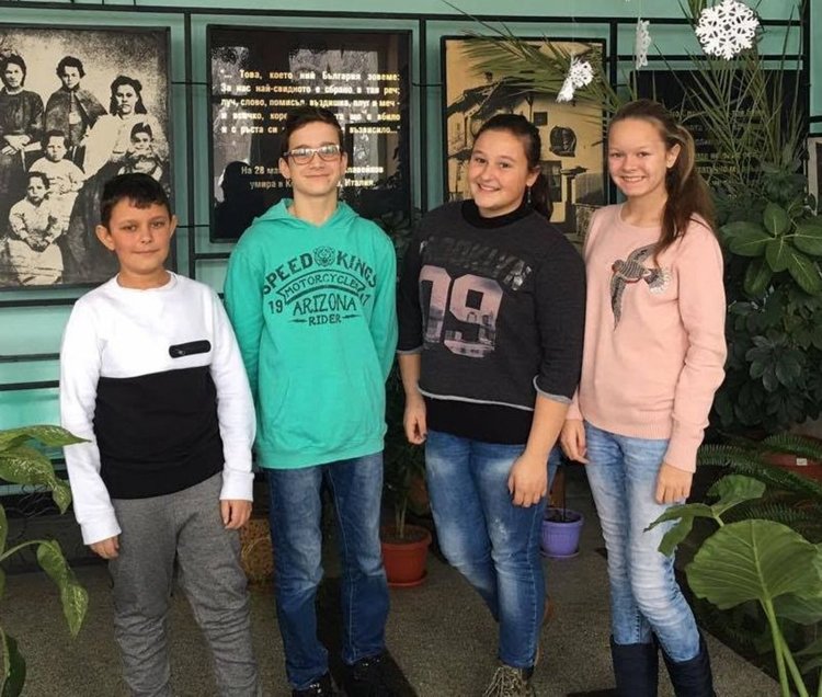 Четирима възпитаници на ОУ&ldquo;Пенчо Славейков&ldquo; спечелиха първите места в националното състезание "IT Знайко+"