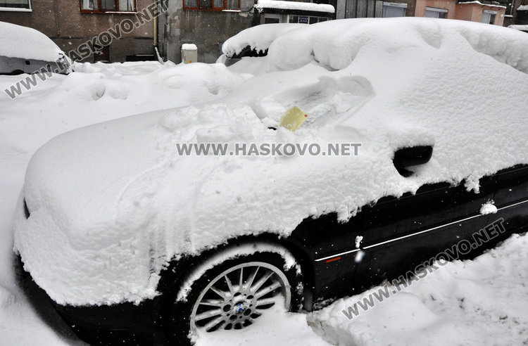Засипват с глоби паркираните коли по булевардите в Хасково