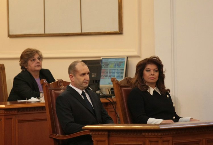 Румен Радев и Илияна Йотова положиха клетва