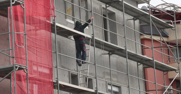 Четиридесет и седем блока в Кърджали очакват финансиране за енергийно обновяване