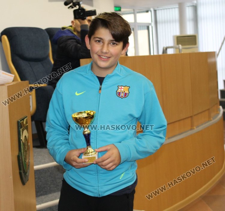 Наградиха победителите от Общинските ученически игри в Димитровград