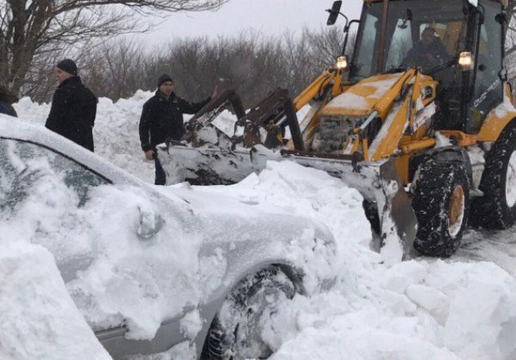 АМ "Тракия" е затворена за движение на МПС от пътен възел "Зимница" до Бургас.
