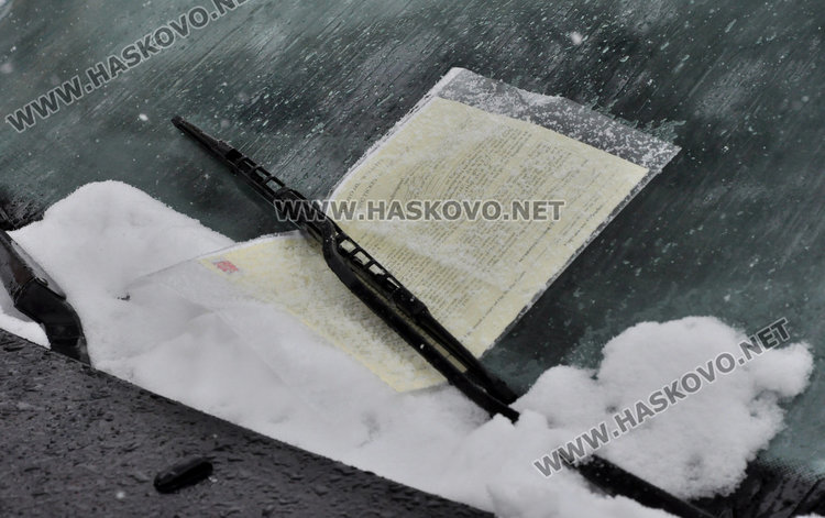 Засипват с глоби паркираните коли по булевардите в Хасково