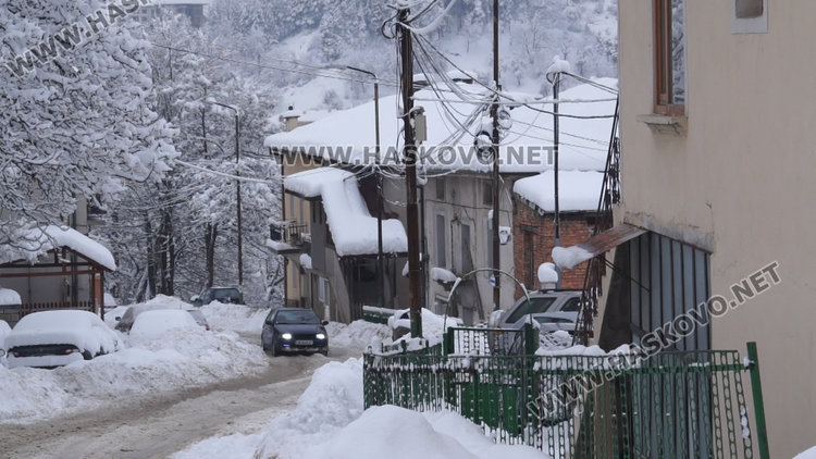 В Станевска къщите са разположени по височините и не само достъпът до тях е труден, но и качването на вода при при нисък дебит