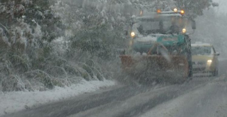АПИ въведе ограничения за движения на товарните камиони в Кърджалийско заради снеговалежа