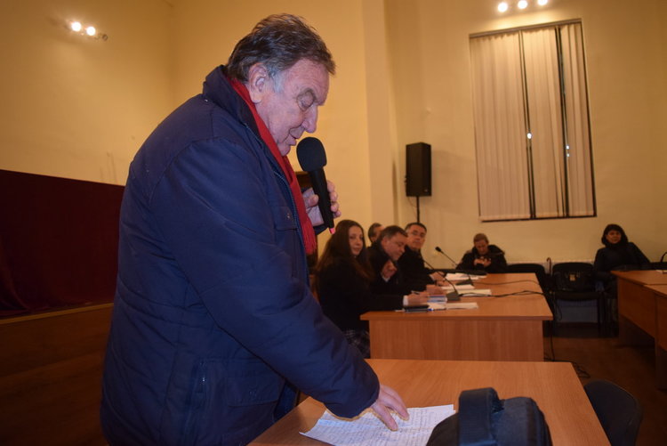 Бурен дебат на общественото обсъждане на бюджета,говориха гражданите,политиците мълчаха