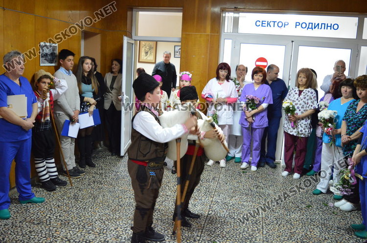 Със 72 повече бебета родени през миналата година, вижте какво си пожела шефът на Родилното отделение д-р Стефан Тодоров на празника