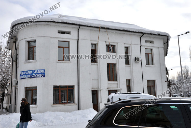 Глобяват и за непочистените висулки, общината  извозва снега