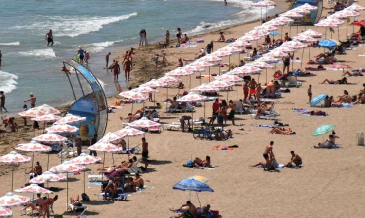 Все повече деца работят през ваканциите, докарват си до 800 лв.