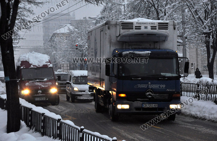 Пуснаха в движение камионите към Кърджали