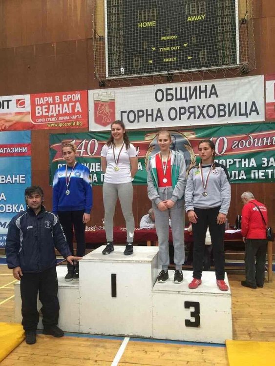 Три медала за женската борба в Димитровград от държавно първенство