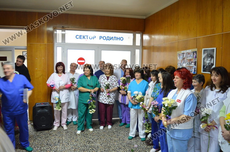 Със 72 повече бебета родени през миналата година, вижте какво си пожела шефът на Родилното отделение д-р Стефан Тодоров на празника