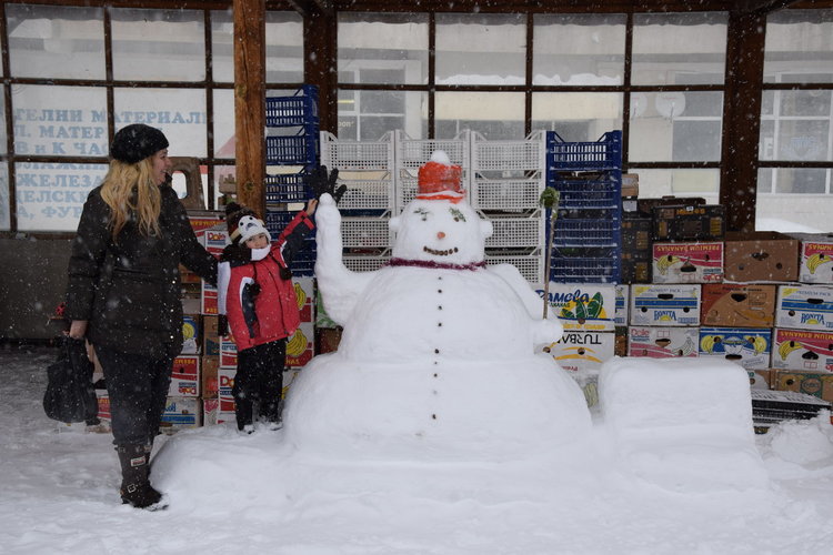 Огромен снежен човек направиха в Ардино
