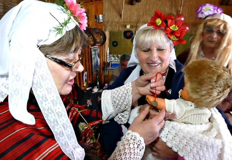 Ентусиасти от Дълбок извор намериха цаката на демографската криза