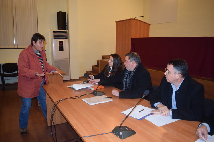 Бурен дебат на общественото обсъждане на бюджета,говориха гражданите,политиците мълчаха