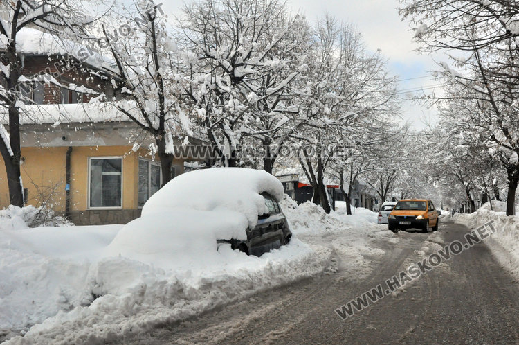 Хасковският шофьор от глоби се не плаши, колите пак на забранено на улиците