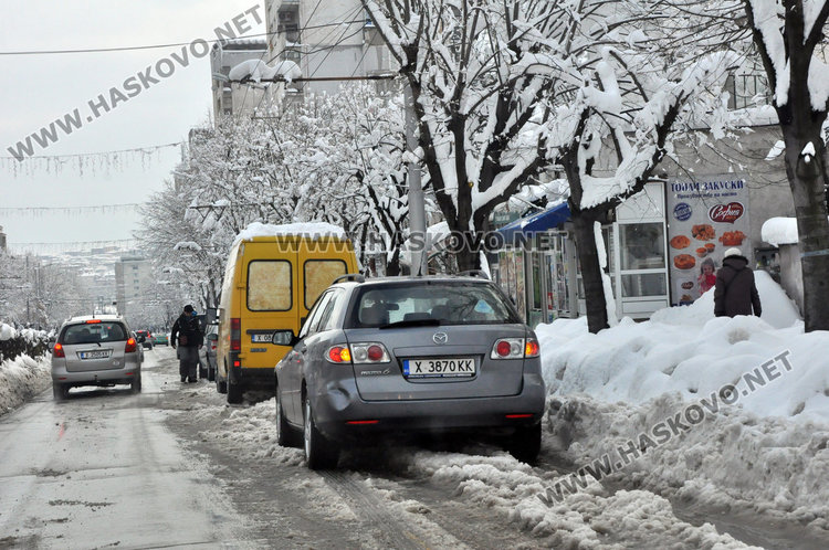 Хасковският шофьор от глоби се не плаши, колите пак на забранено на улиците