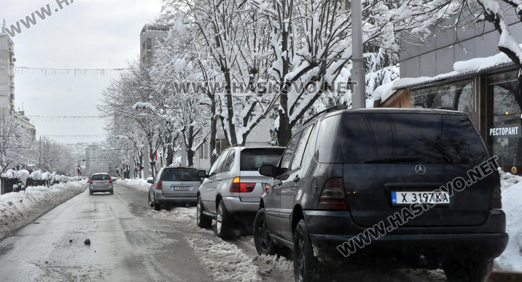 Хасковският шофьор от глоби се не плаши, колите пак на забранено на улиците