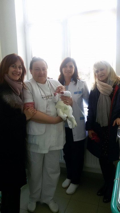 Жените-социалистки зачетоха акушерките на Бабинден