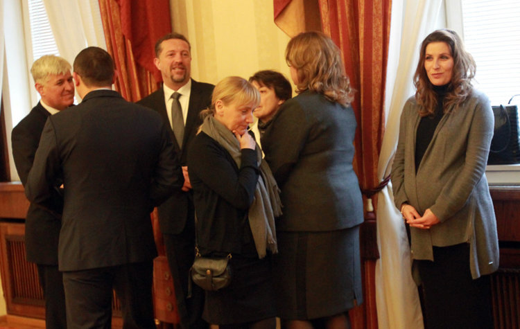 Екипът на Радев проследи "смяната на караула" на "Дондуков" 2