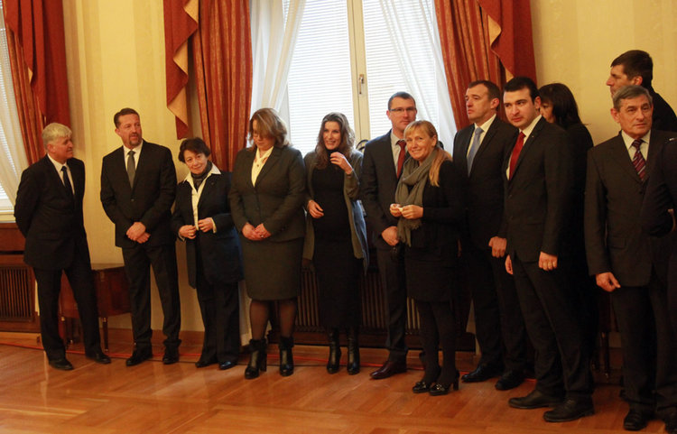 Екипът на Радев проследи "смяната на караула" на "Дондуков" 2