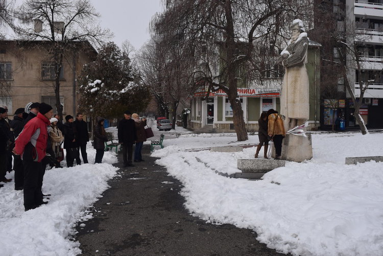 Още цветя за първите освободители на Кърджали