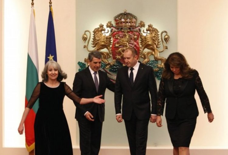 Екипът на Радев проследи "смяната на караула" на "Дондуков" 2