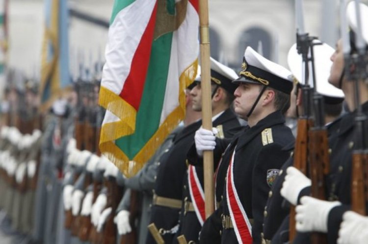 Плевнелиев сдаде, Радев прие властта