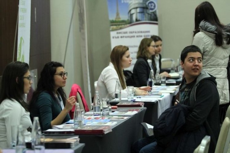 80 000 млади българи учили в чужбина през последното десетилетие