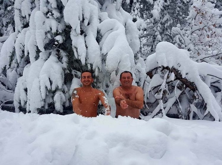 Зимно забавление във високите преспи между Кокиче и Перперек