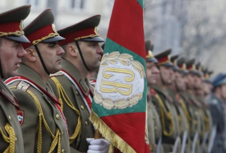 Плевнелиев сдаде, Радев прие властта