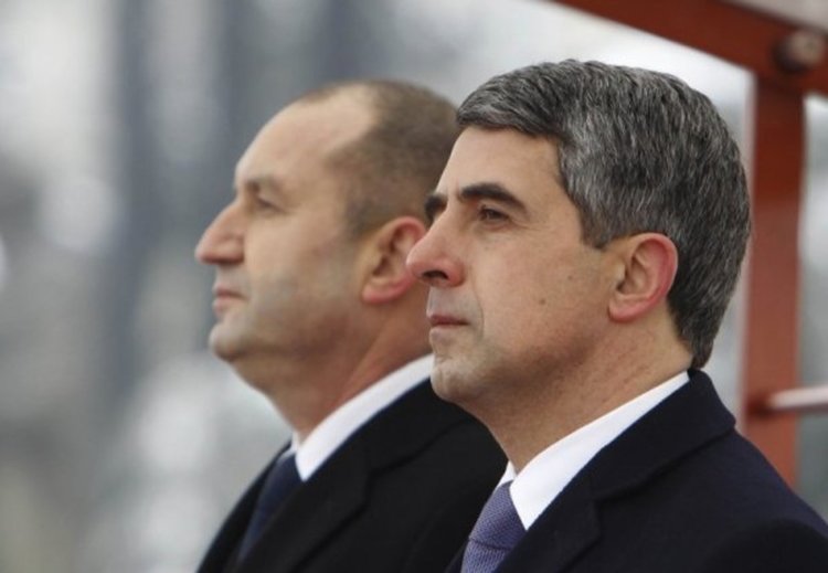 Плевнелиев сдаде, Радев прие властта