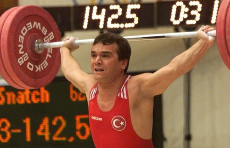 Рожденик: Наим Сюлейманоглу на 50