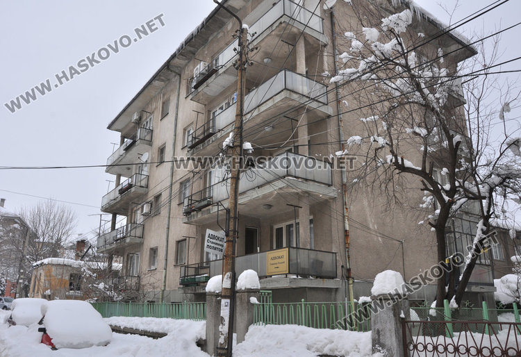 Самоубилата се жена е бивша учителка, синът й – гурбетчия